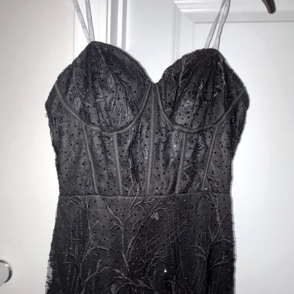 Size 2 prom dress - Picture 2 of 3